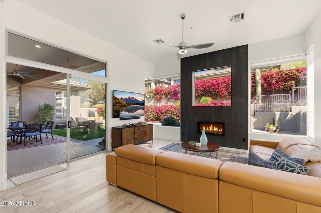Image 18 of property listing at 13778 E CHARTER OAK Drive, Scottsdale, AZ 85259