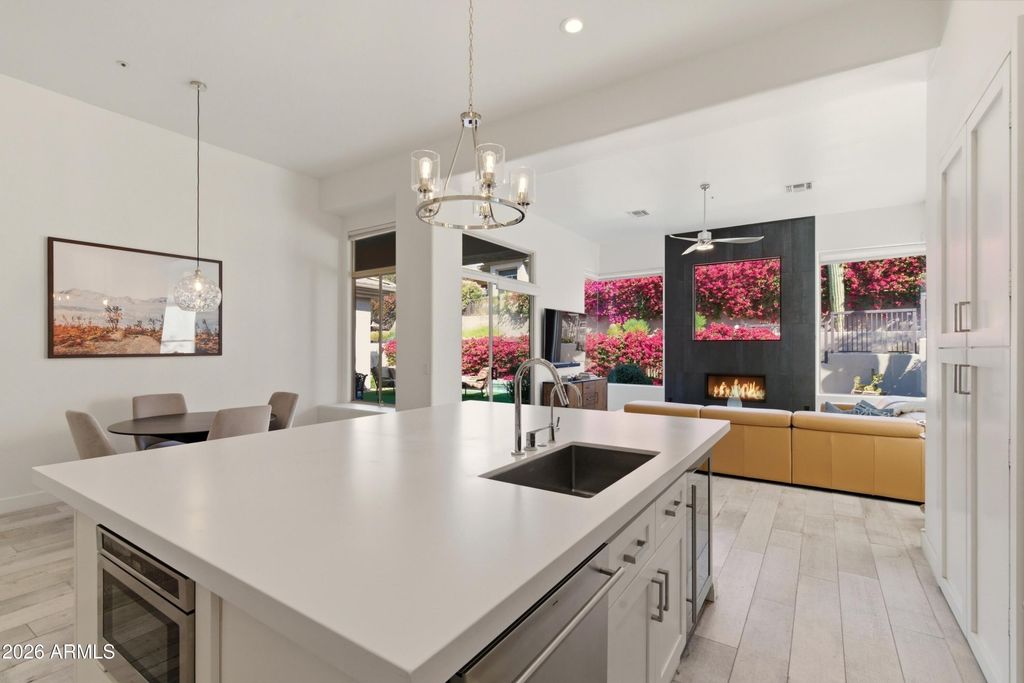 Image 21 of property listing at 13778 E CHARTER OAK Drive, Scottsdale, AZ 85259