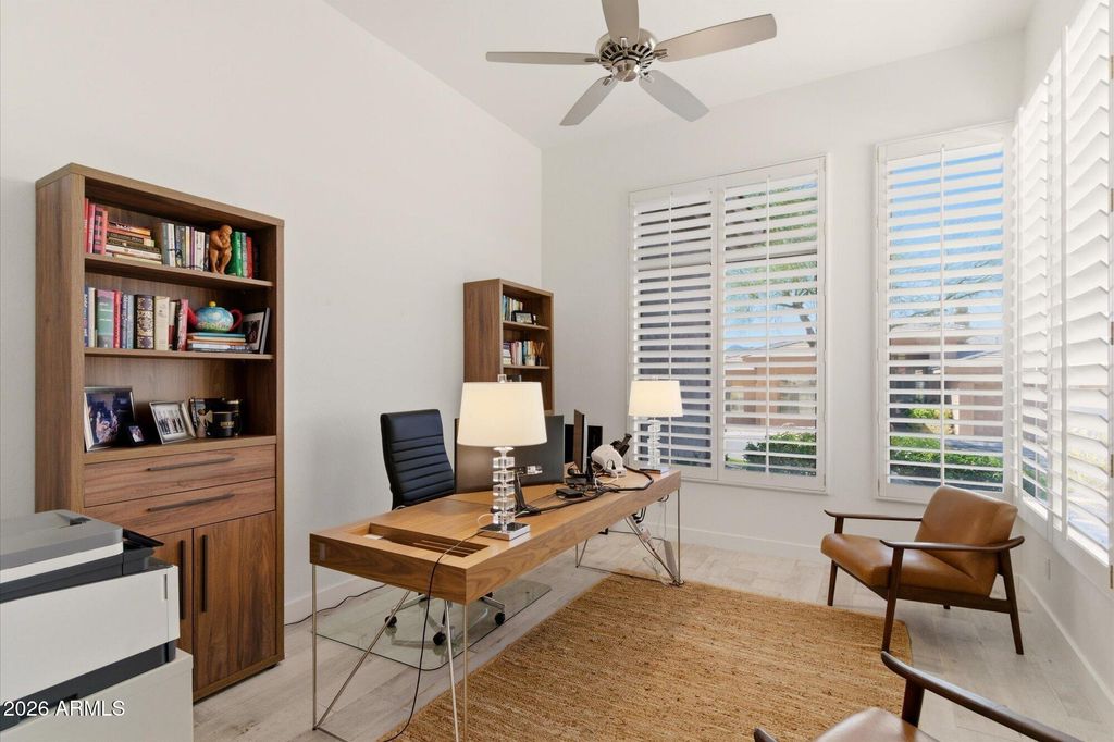 Image 26 of property listing at 13778 E CHARTER OAK Drive, Scottsdale, AZ 85259