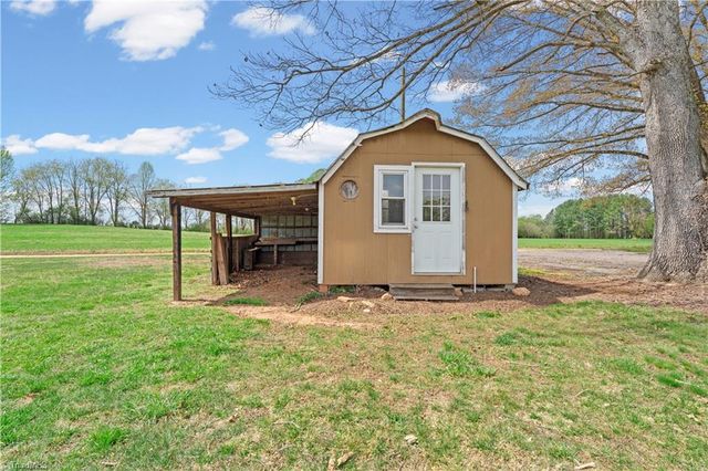151 Goodall Lane, Dobson, NC 27017