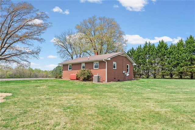 151 Goodall Lane, Dobson, NC 27017