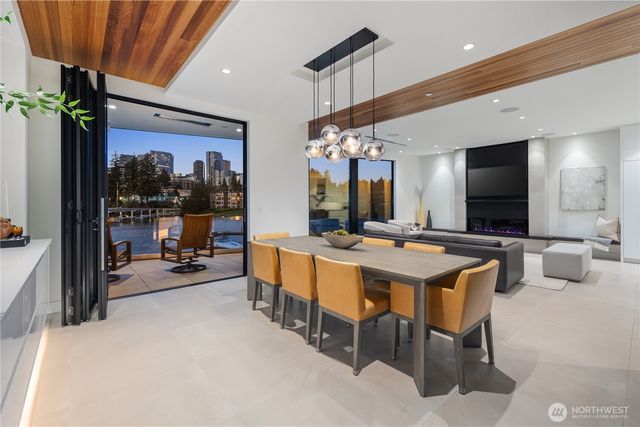 9810 SE Shoreland Drive, Bellevue, WA 98004