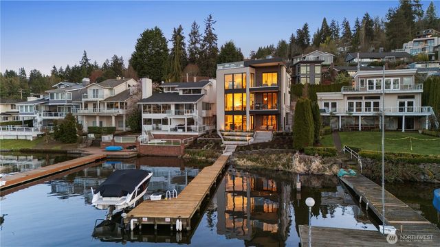 9810 SE Shoreland Drive, Bellevue, WA 98004
