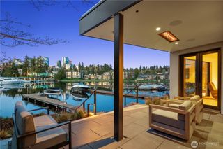 9810 SE Shoreland Drive, Bellevue, WA 98004