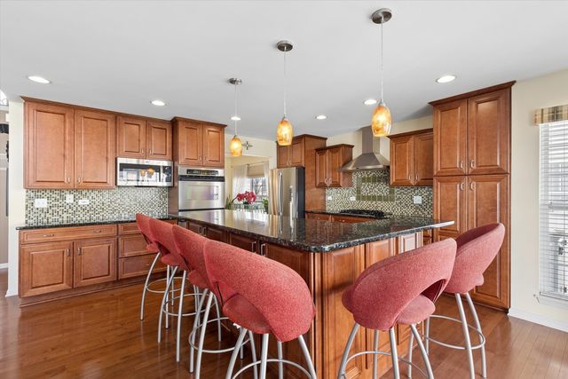 4917 Kimball Lane, Carpentersville, IL 60110