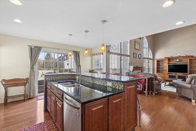 4917 Kimball Lane, Carpentersville, IL 60110