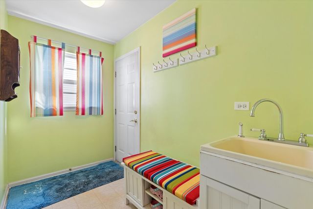 4917 Kimball Lane, Carpentersville, IL 60110