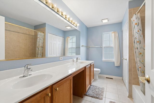 4917 Kimball Lane, Carpentersville, IL 60110