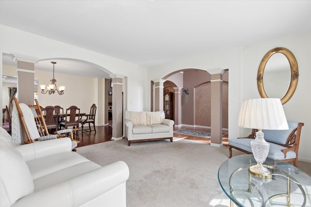 4917 Kimball Lane, Carpentersville, IL 60110