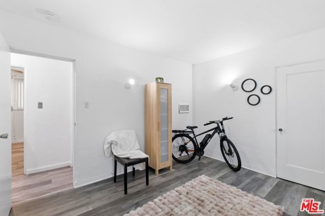 4430 Arlington Avenue, Los Angeles, CA 90043