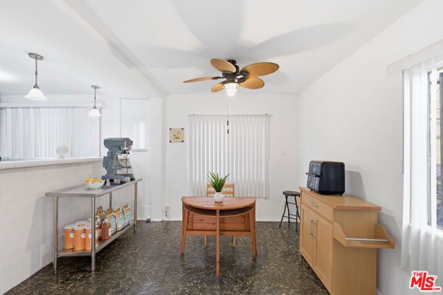 4430 Arlington Avenue, Los Angeles, CA 90043