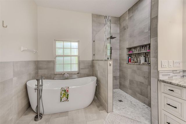 7462 WATERSILK DRIVE N, Pinellas Park, FL 33782