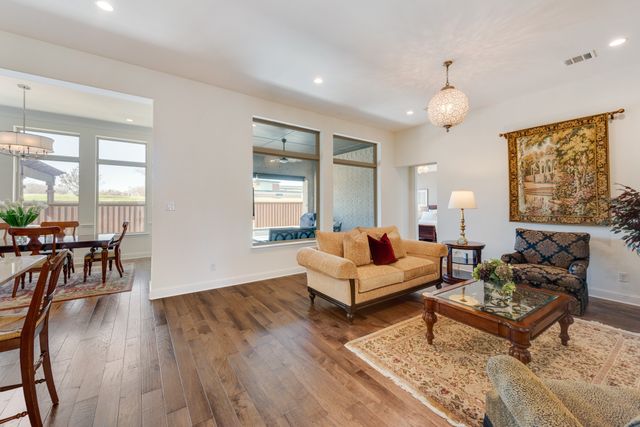 916 Glen Lake Drive, Southlake, TX 76092