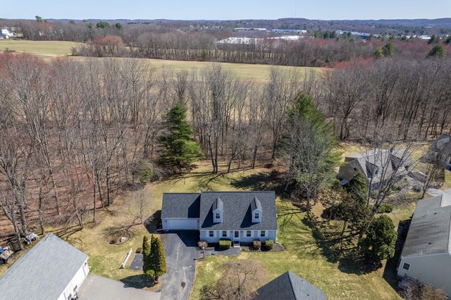 4 Lilacwood, Haverhill, MA 01832