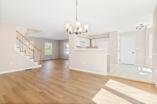 4 Lilacwood, Haverhill, MA 01832