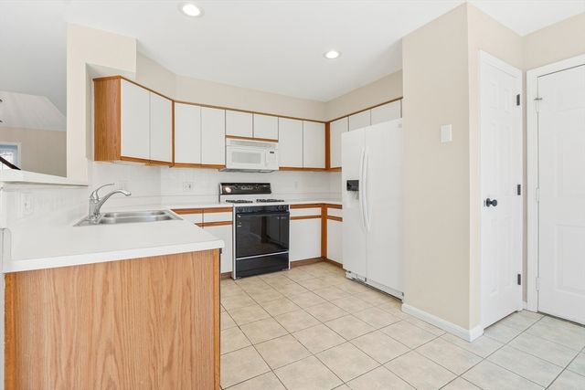 4 Lilacwood, Haverhill, MA 01832