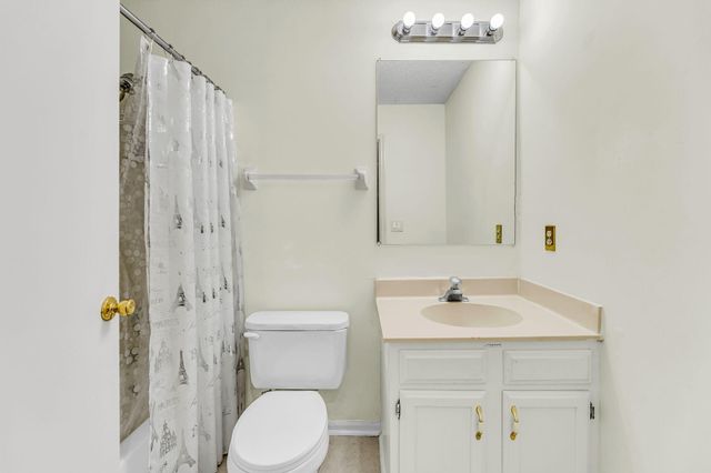 8121 Halifax Way, North Charleston, SC 29420