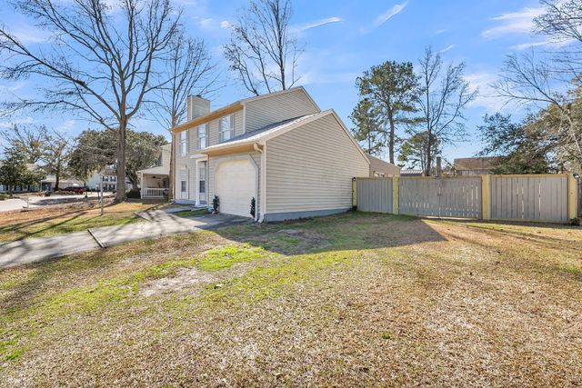8121 Halifax Way, North Charleston, SC 29420