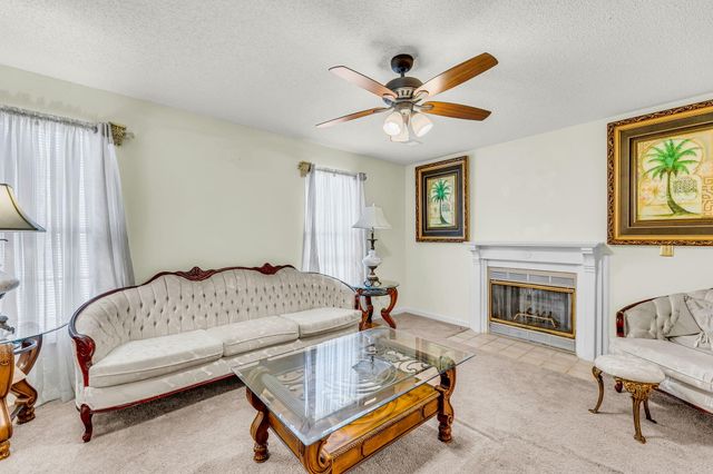 8121 Halifax Way, North Charleston, SC 29420