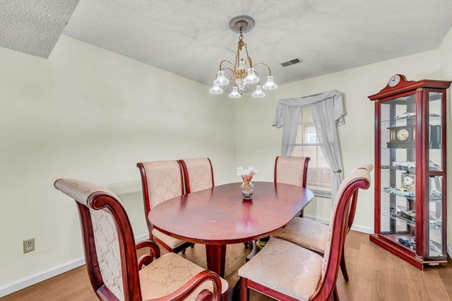 8121 Halifax Way, North Charleston, SC 29420