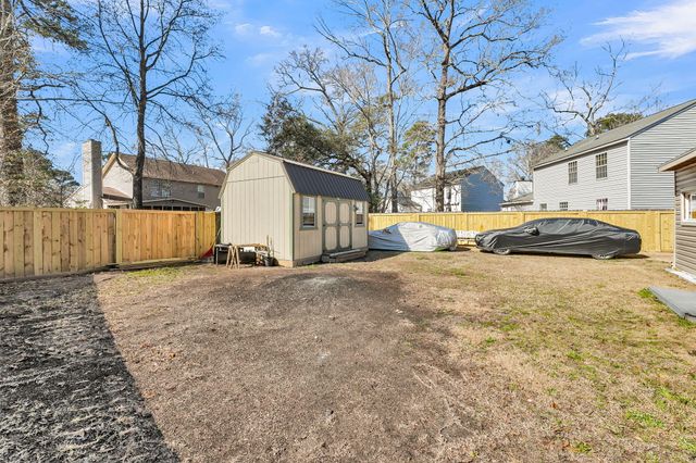 8121 Halifax Way, North Charleston, SC 29420