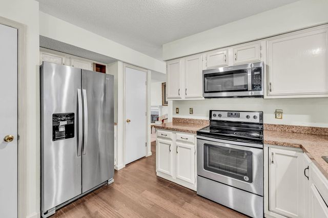 8121 Halifax Way, North Charleston, SC 29420