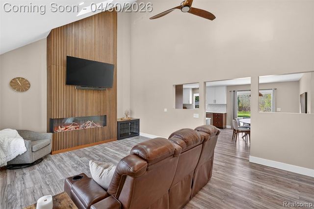 1225 W Grand Blanc Road, Grand Blanc, MI 48439