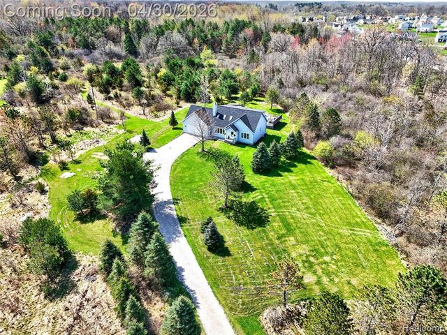 1225 W Grand Blanc Road, Grand Blanc, MI 48439