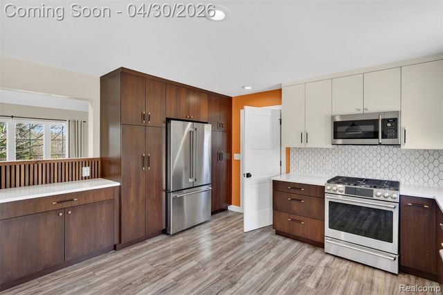 1225 W Grand Blanc Road, Grand Blanc, MI 48439