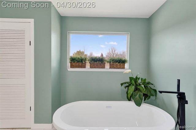 1225 W Grand Blanc Road, Grand Blanc, MI 48439
