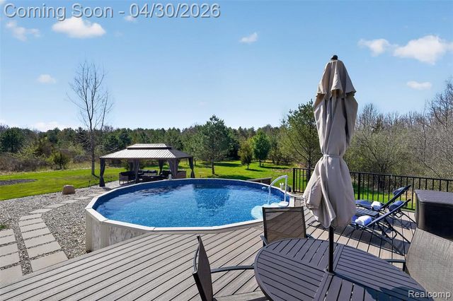 1225 W Grand Blanc Road, Grand Blanc, MI 48439