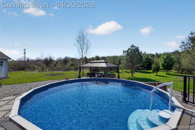 1225 W Grand Blanc Road, Grand Blanc, MI 48439