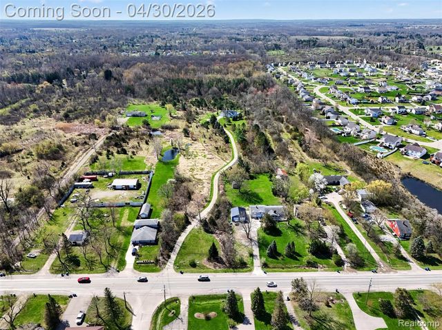 1225 W Grand Blanc Road, Grand Blanc, MI 48439