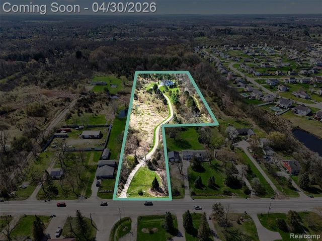 1225 W Grand Blanc Road, Grand Blanc, MI 48439