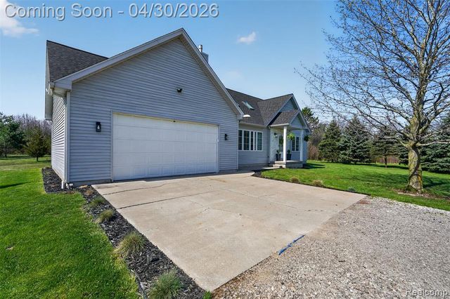 1225 W Grand Blanc Road, Grand Blanc, MI 48439