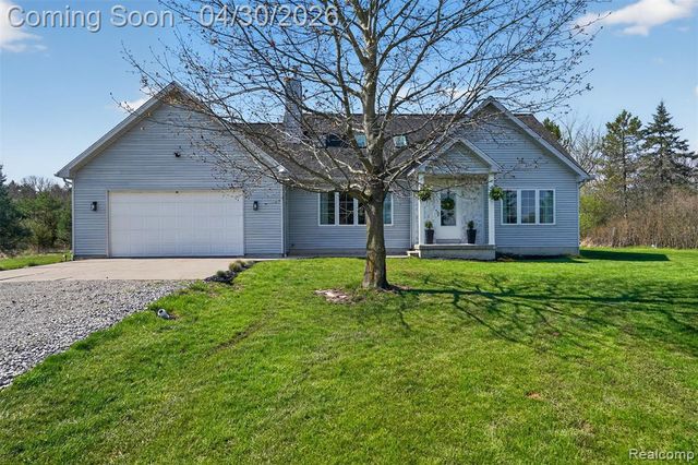 1225 W Grand Blanc Road, Grand Blanc, MI 48439