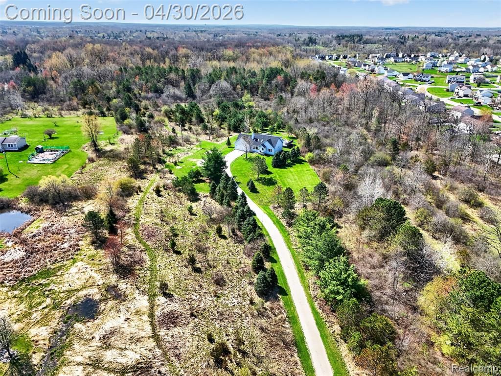 1225 W Grand Blanc Road, Grand Blanc, MI 48439