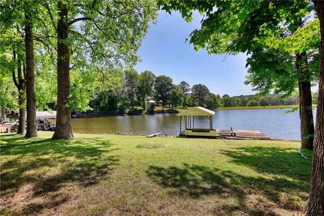 2286 NE E Lake Drive NE, Conyers, GA 30012