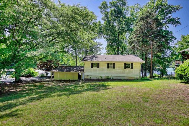 2286 NE E Lake Drive NE, Conyers, GA 30012