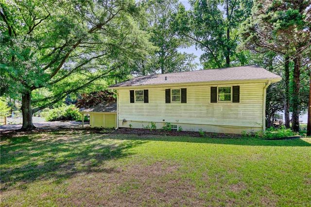 2286 NE E Lake Drive NE, Conyers, GA 30012