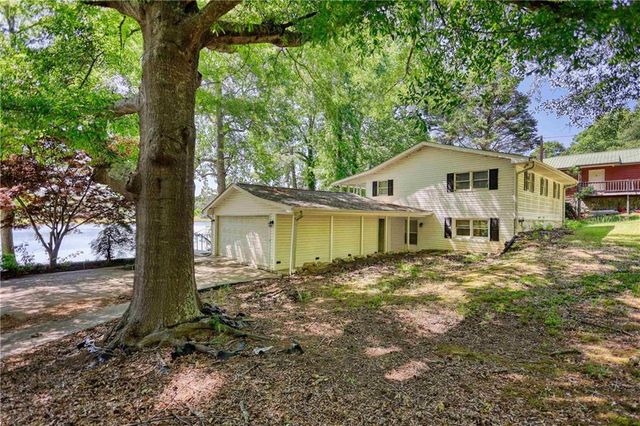 2286 NE E Lake Drive NE, Conyers, GA 30012