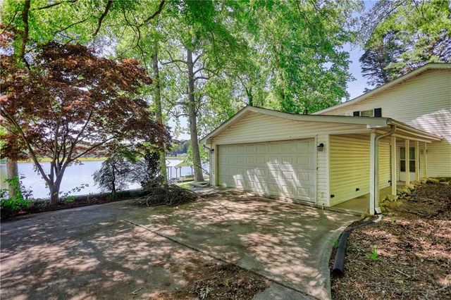 2286 NE E Lake Drive NE, Conyers, GA 30012