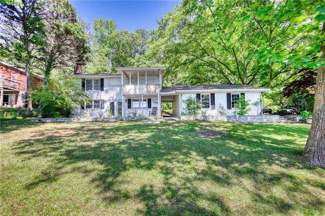 2286 NE E Lake Drive NE, Conyers, GA 30012