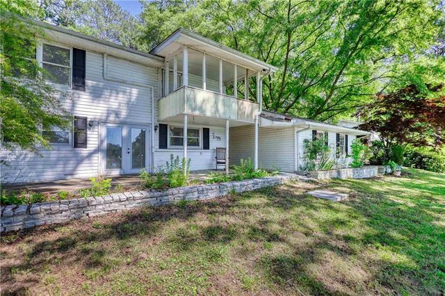 2286 NE E Lake Drive NE, Conyers, GA 30012