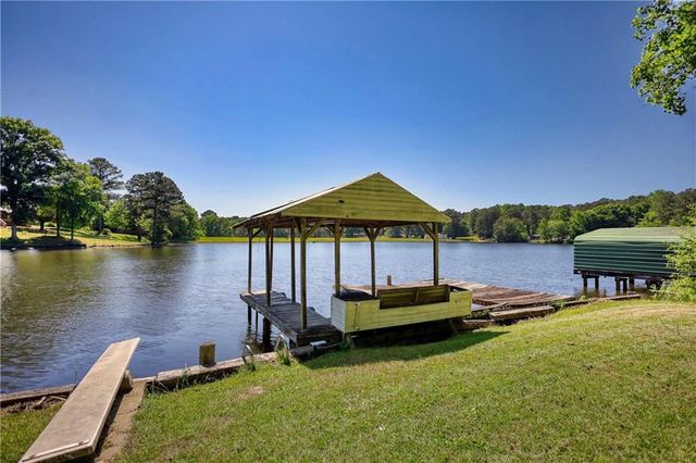 2286 NE E Lake Drive NE, Conyers, GA 30012