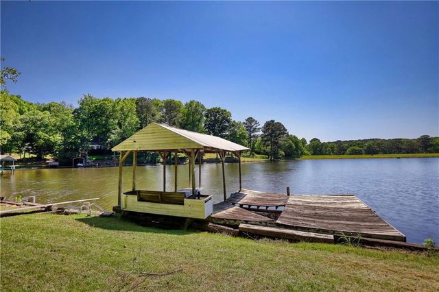 2286 NE E Lake Drive NE, Conyers, GA 30012