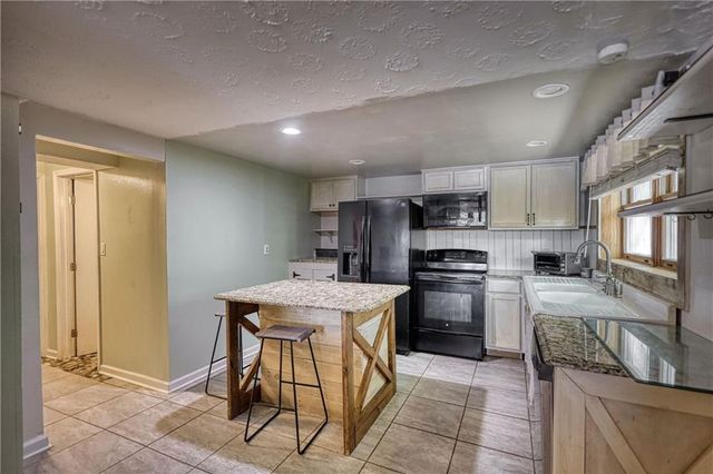 2286 NE E Lake Drive NE, Conyers, GA 30012