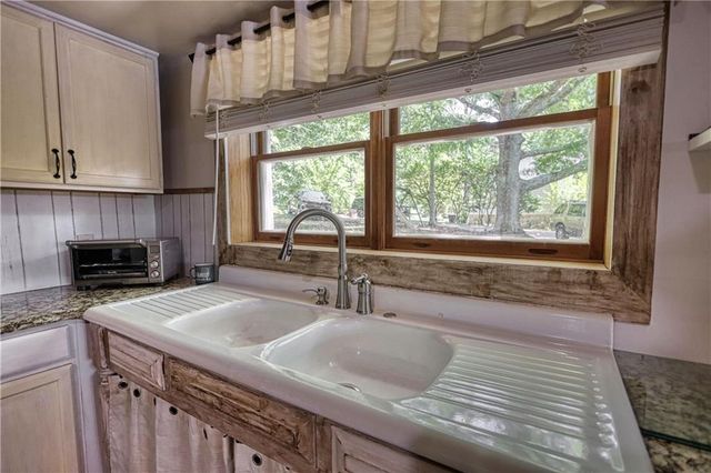 2286 NE E Lake Drive NE, Conyers, GA 30012