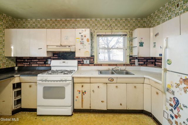 829 Troy-Schenectady Road, Colonie, NY 12110