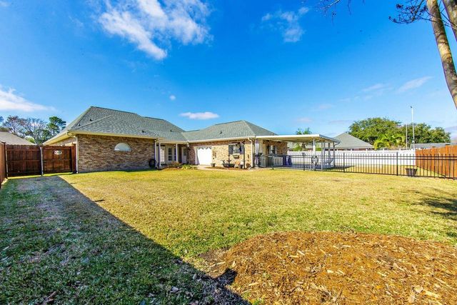 212 Davis Dr, Thibodaux, LA 70301